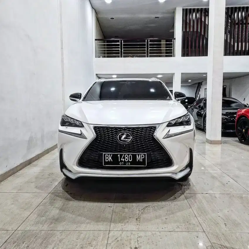 Lexus NX-200t 2.0 F-Sport Automatic 2015 / 2016 putih nx200t fsport