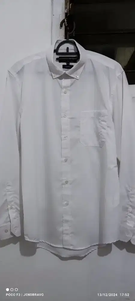 Kemeja Formal Paul Black