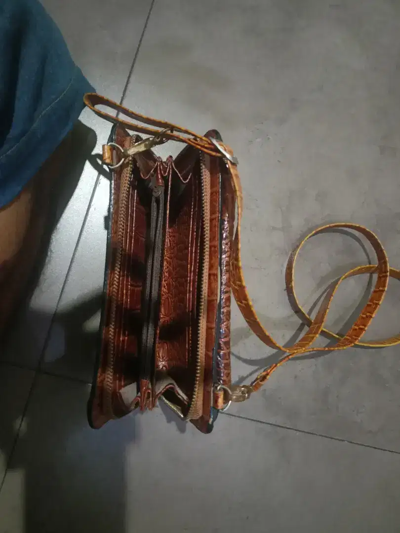 Dijual tas kulit buaya asli wanita