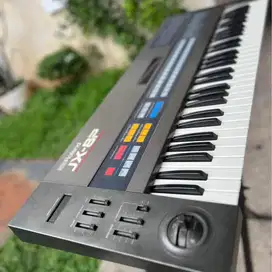 1980s Vintage Synth Roland JX8P