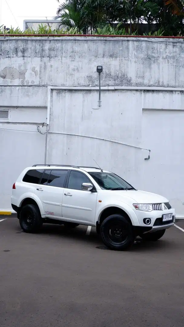 pajero sport exceed 2011