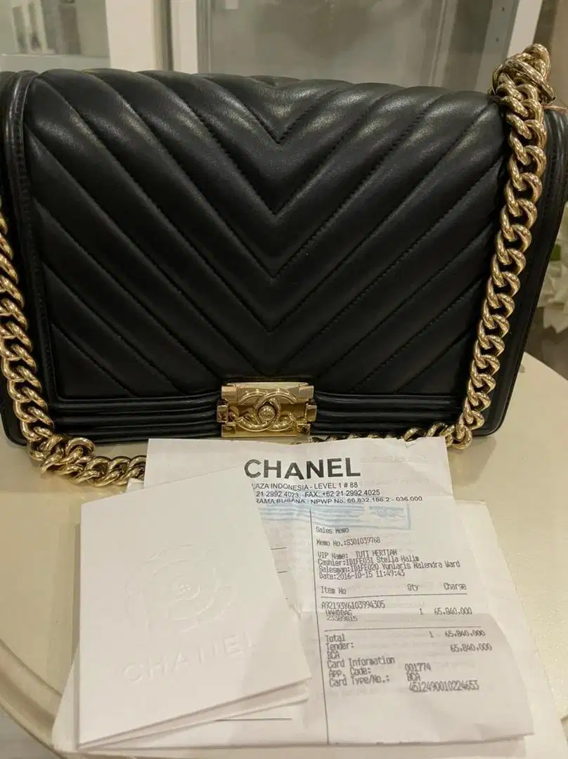 Preloved Tas Chanel Boy Black Chevron Lambskin L