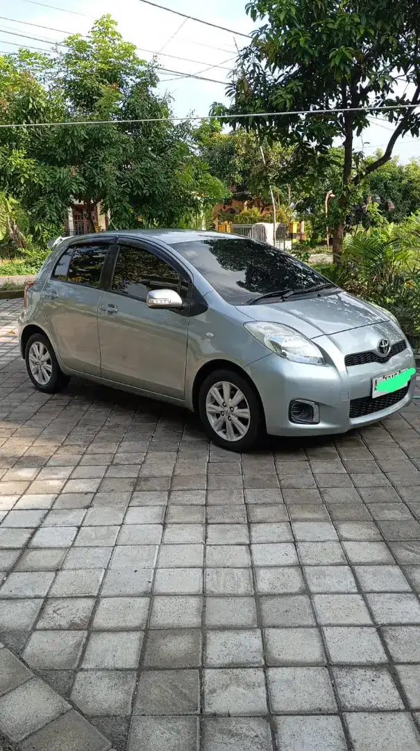 YARIS J MT 2012