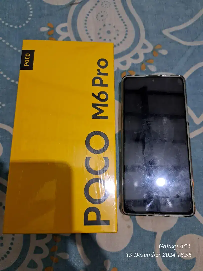 Poco m6 pro ram 8/256gb hitam pemakaian 3 bulan