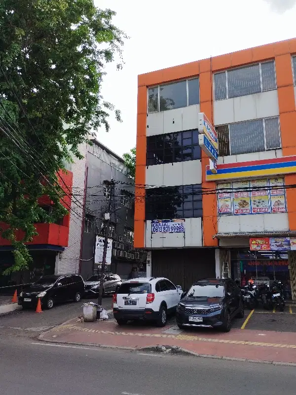 Dijual Ruko Cempaka Putih 4 Lantai dekat Jln Soeprapto Jakarta Pusat