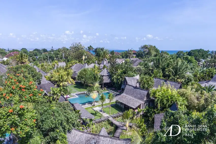 LEASEHOLD LUXURY 6 BEDROOM JOGLO STYLE ESTATE IN BERAWA - CANGGU