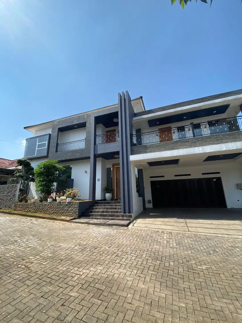 Dijual Rumah Mewah Semi Furnished Graha Permata Surya Mijen Semarang