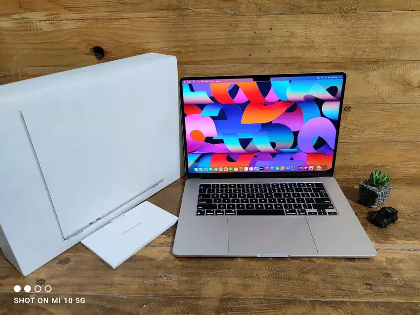 Macbook Air 15 2023 M2 8GB/256GB 15.3 QHD Retina Garansi FULLSET IBOX