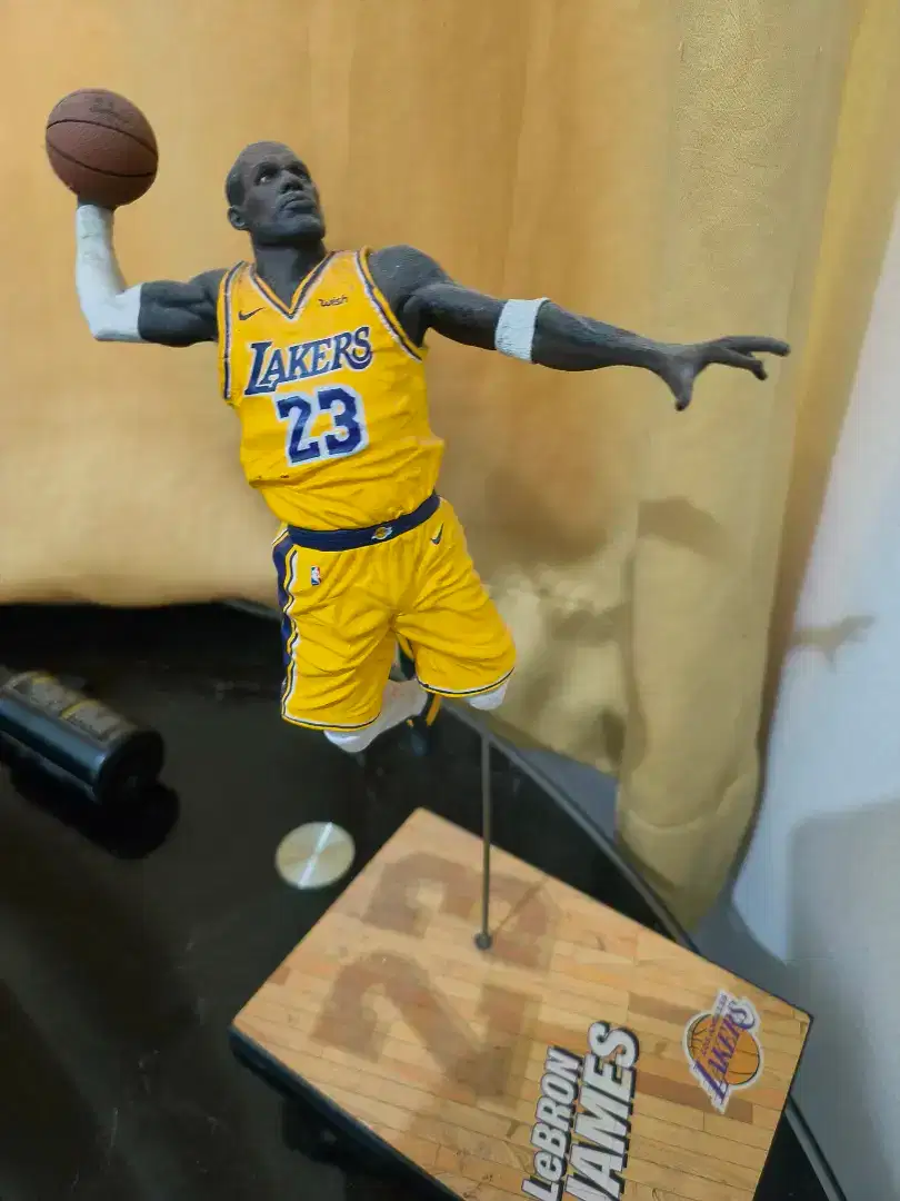 Figure NBA LeBron James