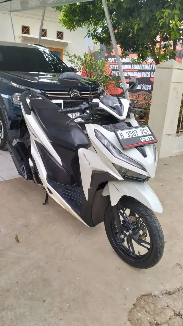 Bissmillah dijual motor Honda Vario LED new 150cc 2019