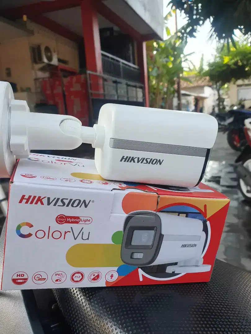 Cctv hikvision ColorVu tetap berwarna meski minim cahaya