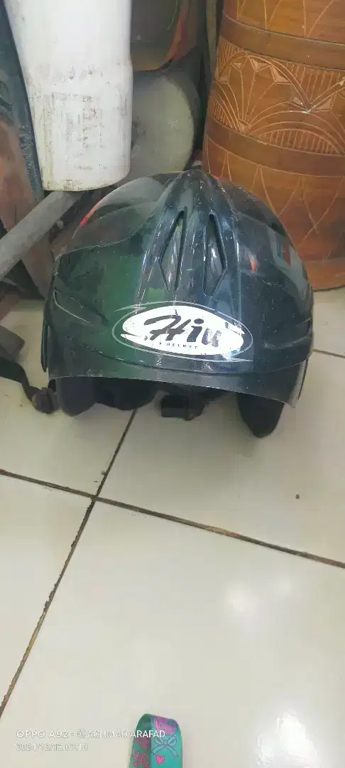 Helm bekas tapi masih lumayan