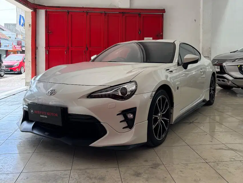 Toyota FT86 Facelift 2018 AT TRD Package Putih bandung Asli