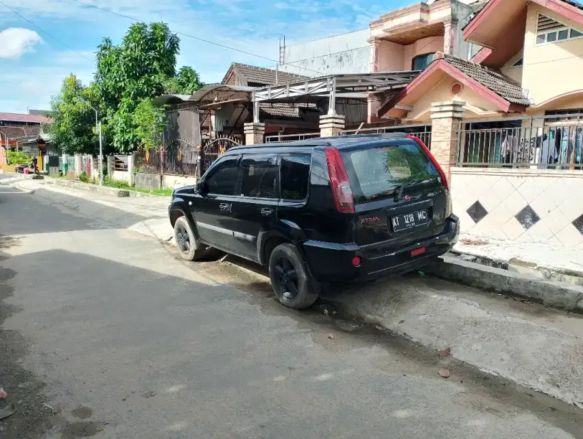 Jual mobil Nissan X-Trail Manual 2007 Hitam