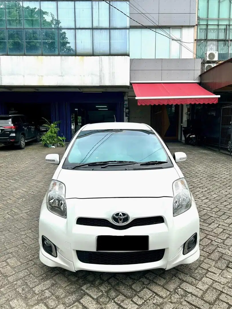 (TDP 10JT) TOYOTA YARIS 1.5 E AT 2013 KM 89rb