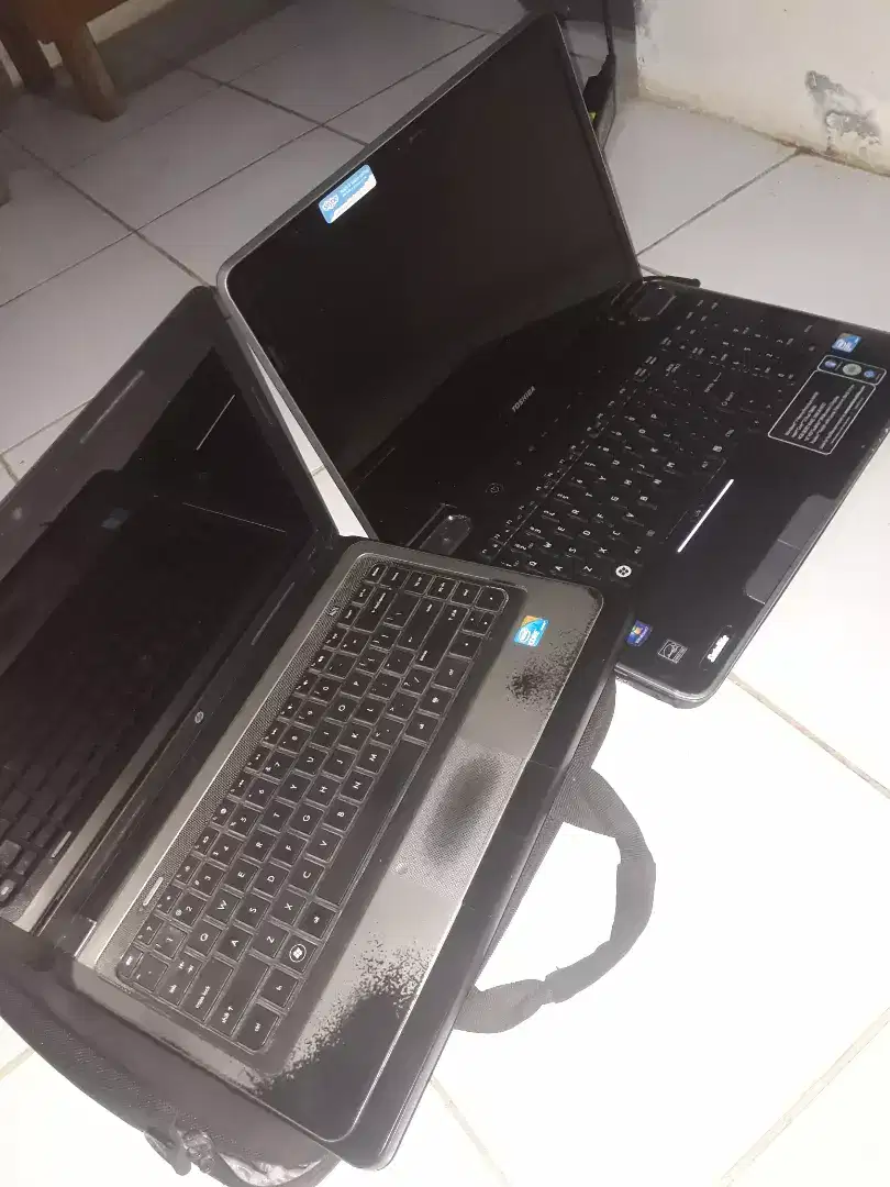 Jual laptop merk Toshiba dan hp minus keterangan minus dibawah