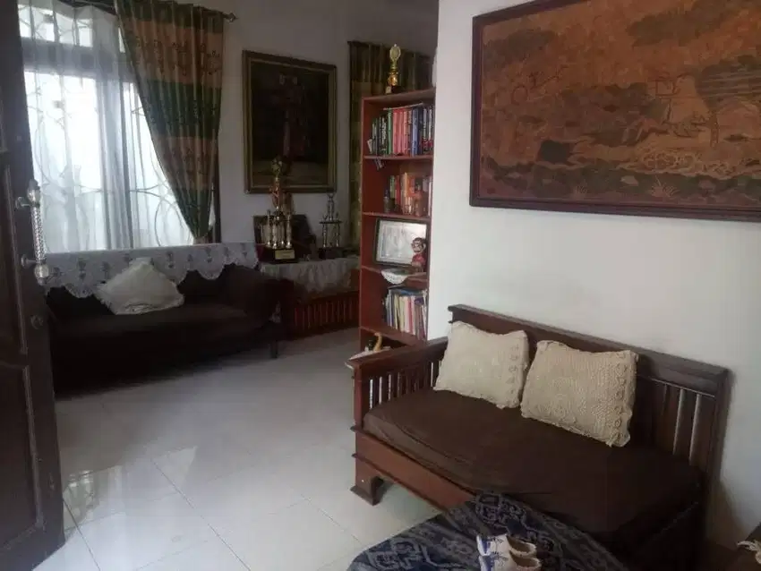 Dijual Rumah di Kencana Loka Balinese Style Dekat Granada