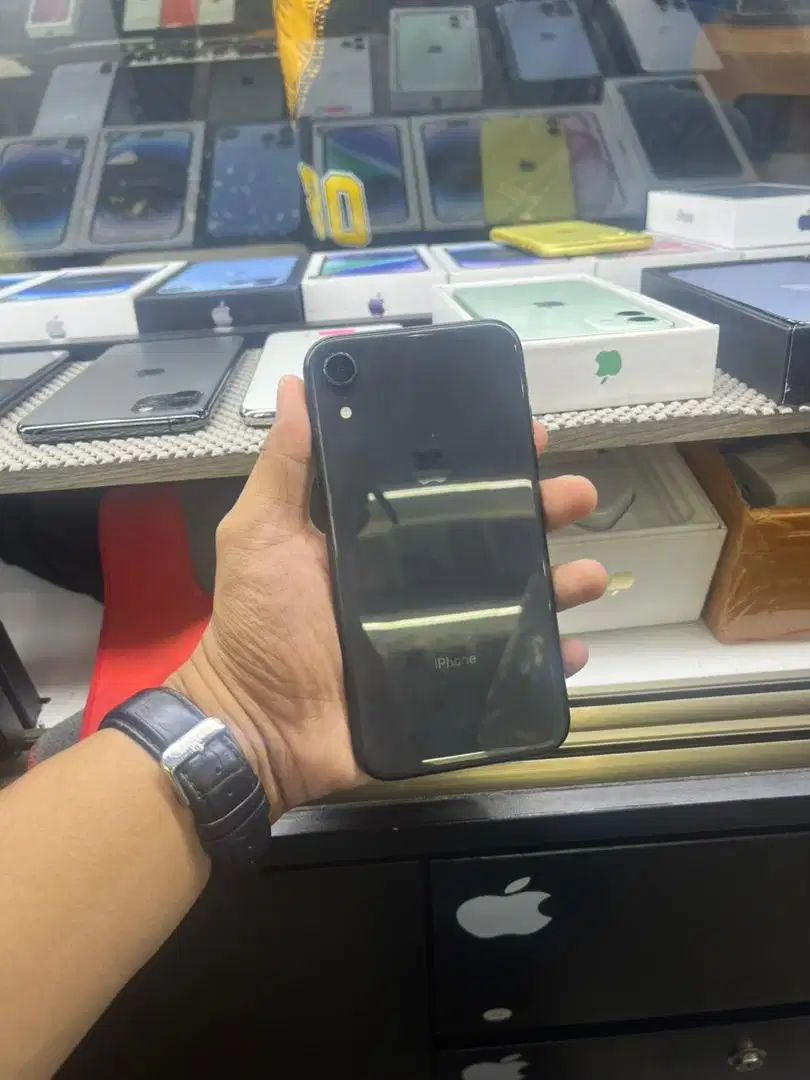 Iphone XR 64GB Lengkap Mulus Nominus