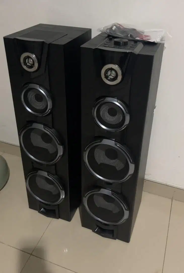 [NO MINUS] Speaker Aktif Polytron PAS8F22 Bluetooth Karaoke FullsetDus