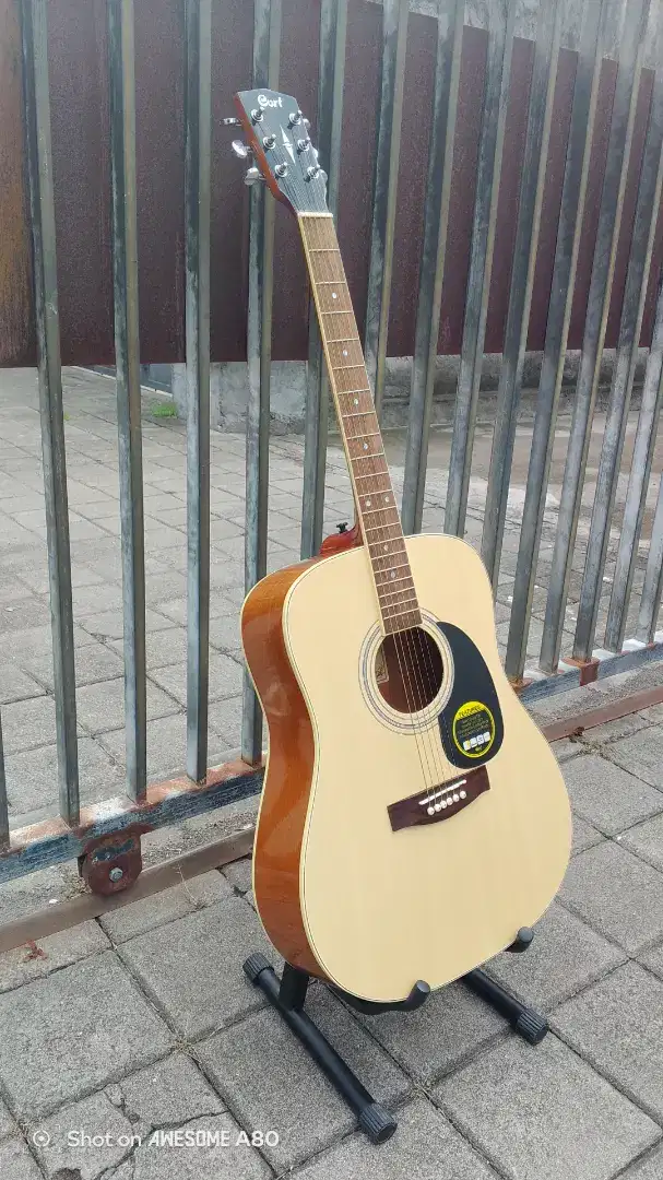 Gitar akustik tanam besi premium