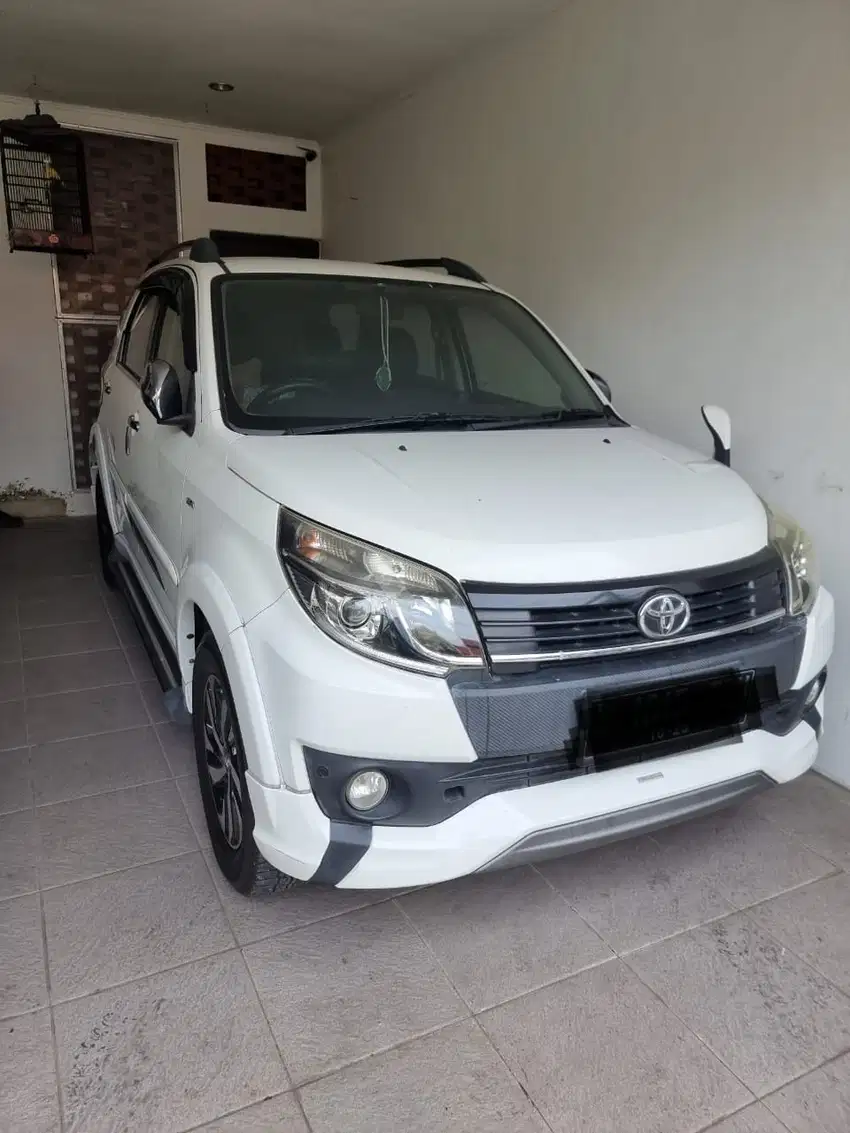 Dijual Toyota Rush TRD Sportivo Putih AT 2015