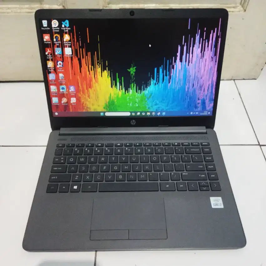 HP 240 G8 i7-1065G7 intel iris+ Radeon 620 16/512GB SSD Mulus