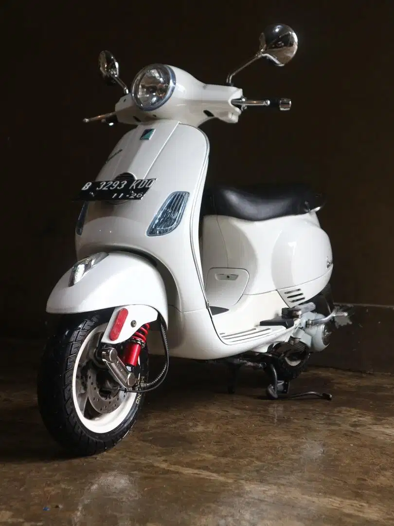 Vespa LX 125 th. 2011