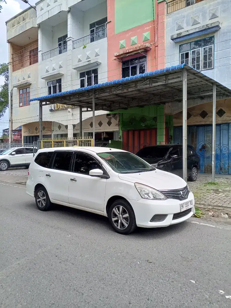 (DP15JT) GRAND LIVINA SV FACELIFT A/T 2017