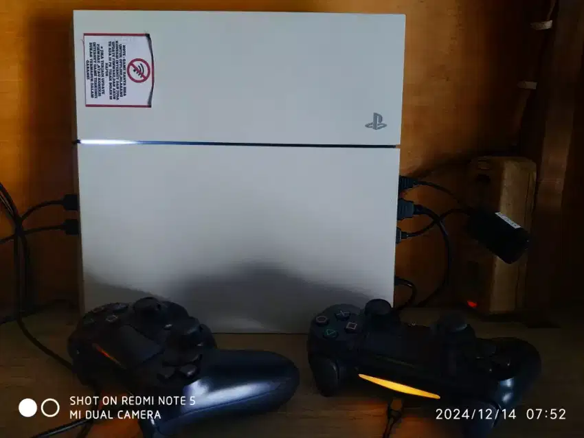 PS4 500GB Like New