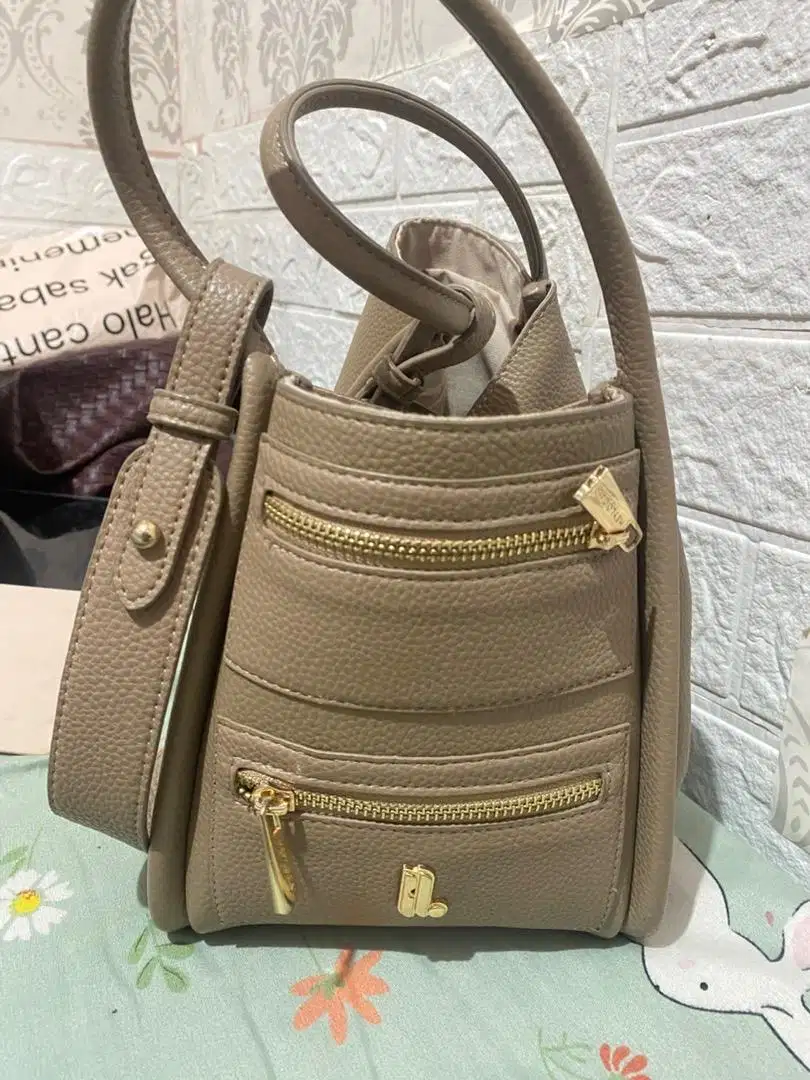 Dijual Tas heylocal warna Beige