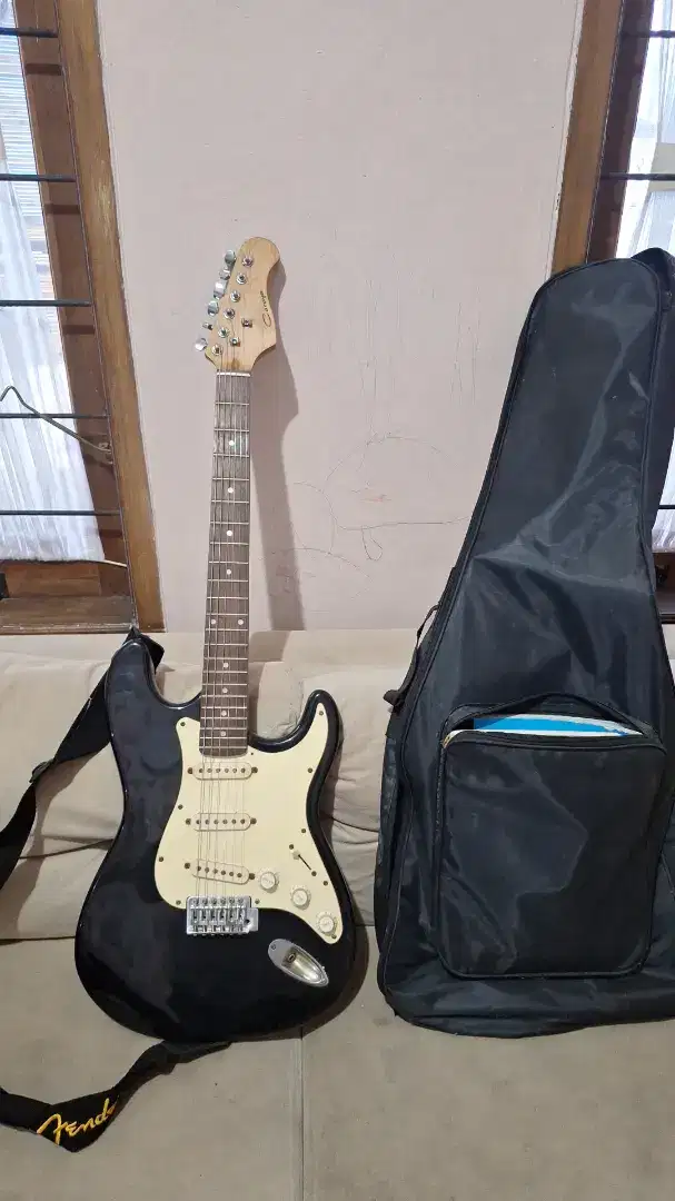 Gitar Caraya Model Stratocaster