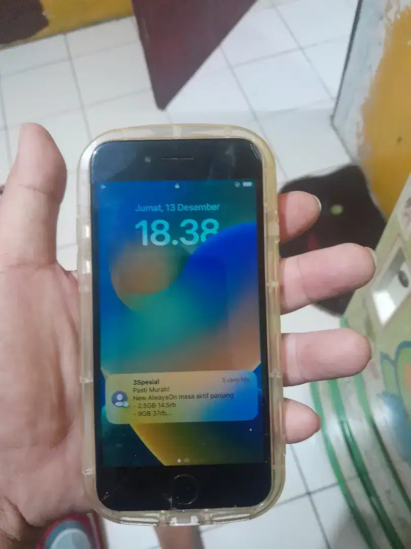 Jual santai iphone 8 ram 64gb nego