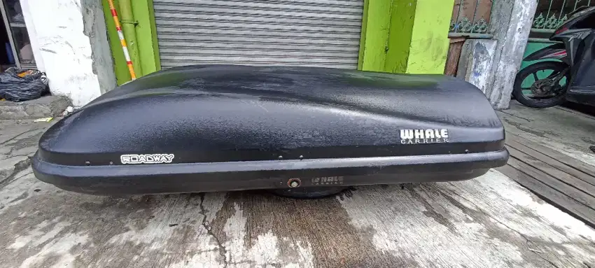 Bagasi atas // roofbox whale roadway