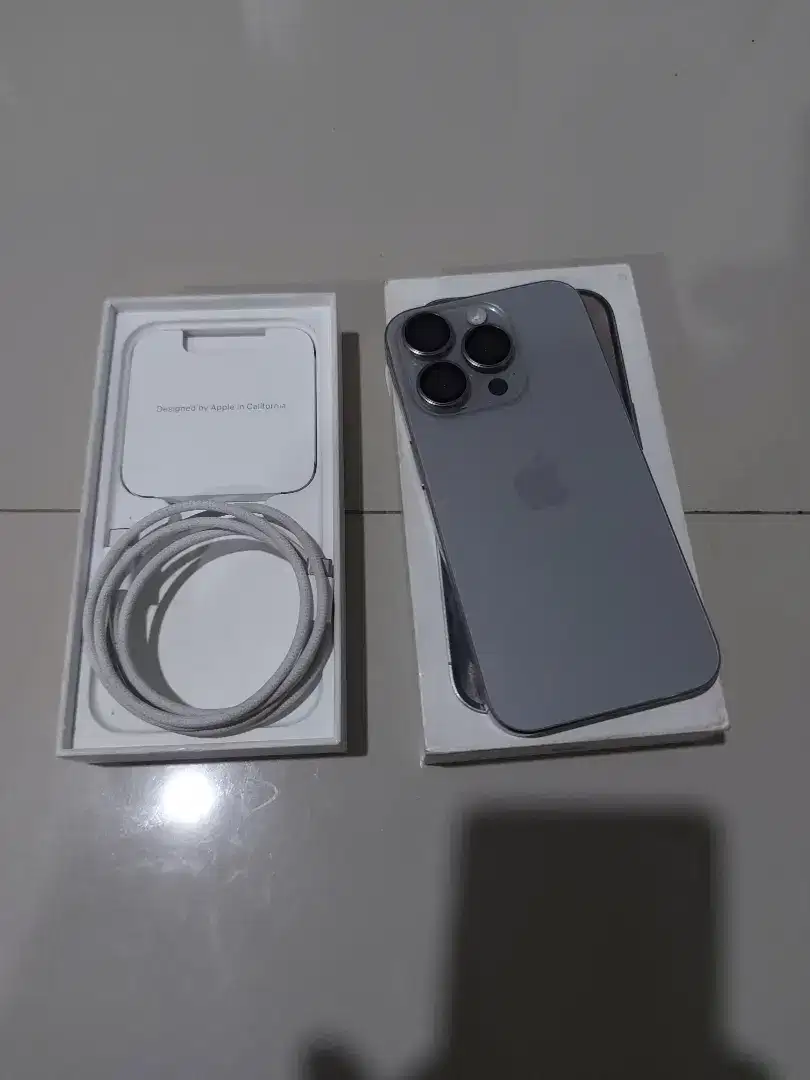 Iphone 15 pro 128gb natural titanium garansi resmi ibox