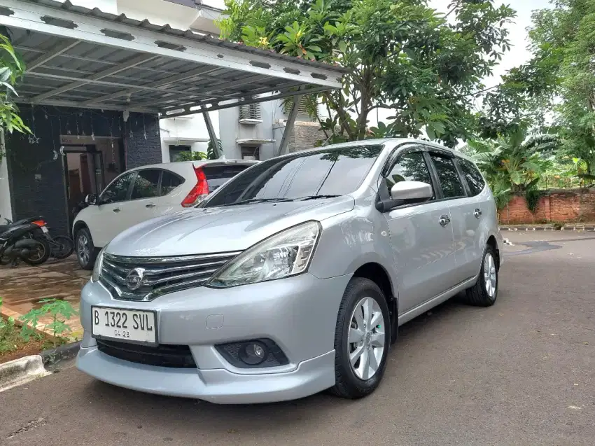 Nissan Grand Livina SV AT 2015 Istimewa