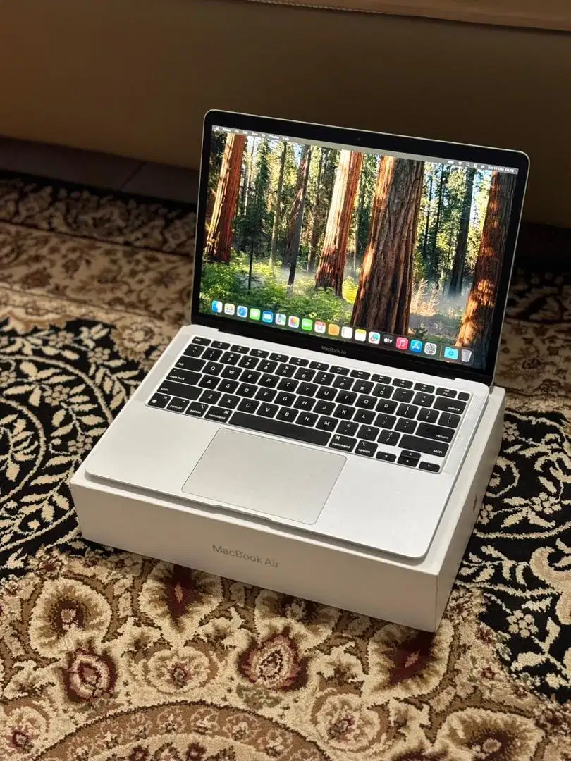 Macbook Air M1 2020 8/256 Silver