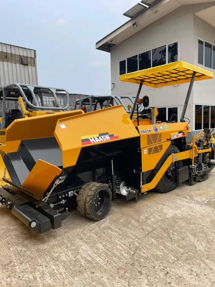 Dijual !  Asphalt Finisher Sumitomo HA45W-5.  Ex Japan !