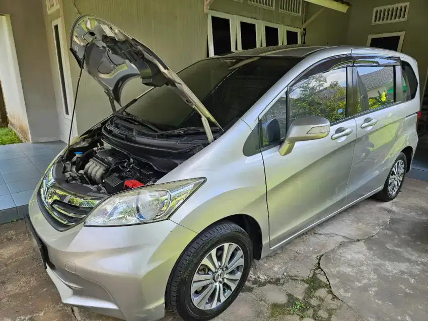 Honda Freed Type PSD 2012, Siap pakai, Bebas Asap Rokok