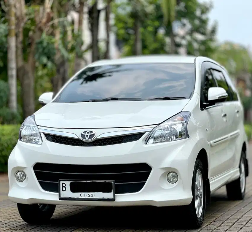 Dp Ringan Ban Baru Pjk Pjg Toyota Avanza 1.5 Veloz AT 2014 matic