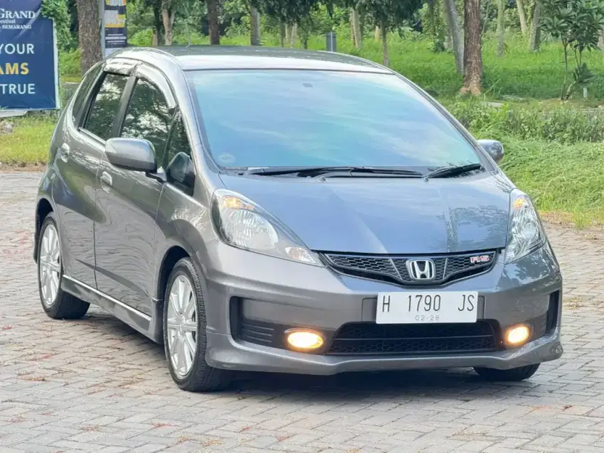 HONDA JAZZ RS MMC 2013 MATIC