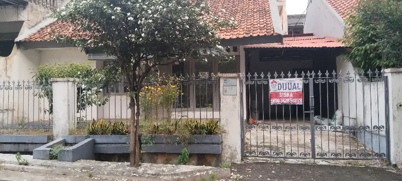 Dijual rumah murah, strategis di komplek Mekarsari, cimanggis