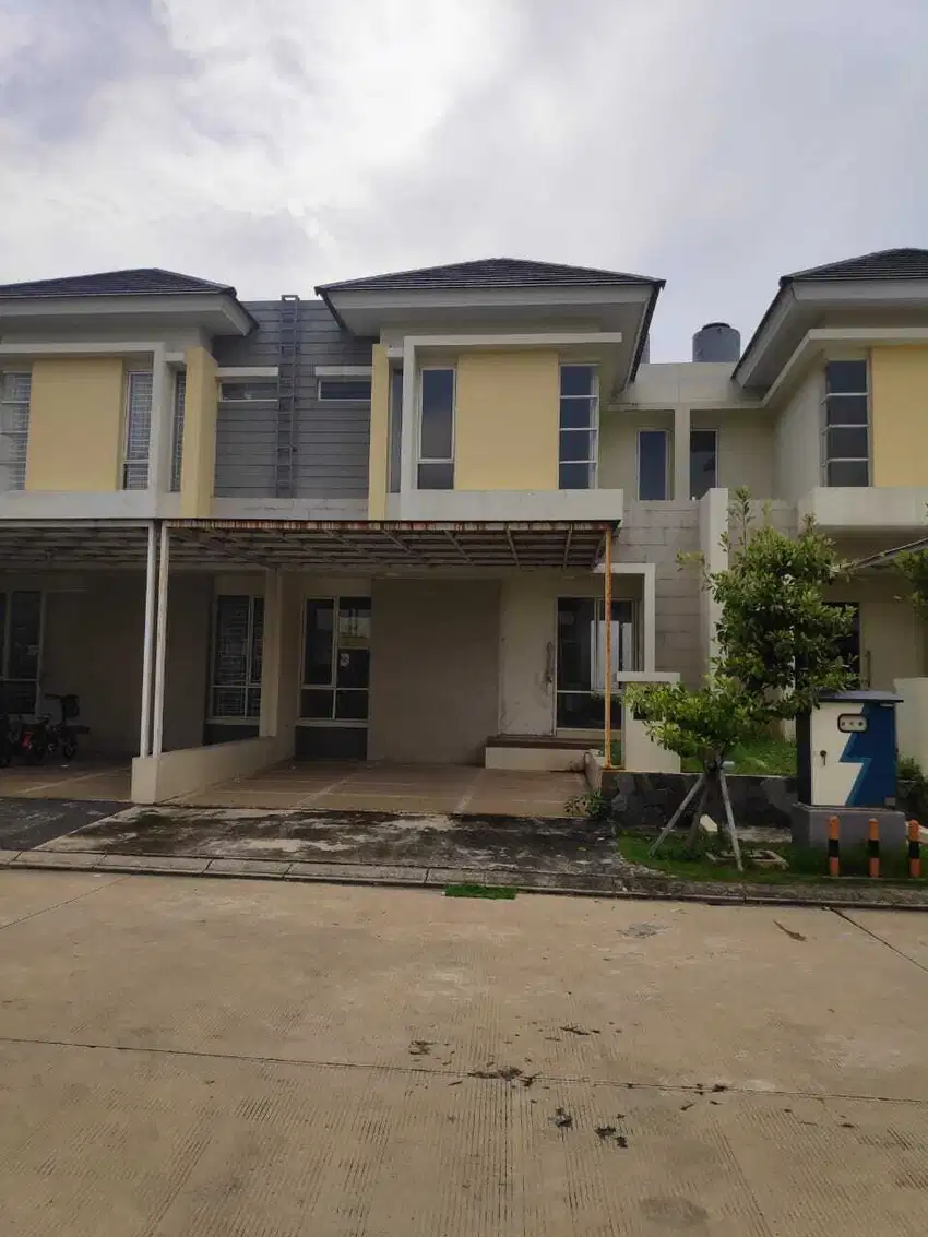 Dijual Rumah 2 Lantai Cantik di Cluster Adara, Harapan Indah Bekasi