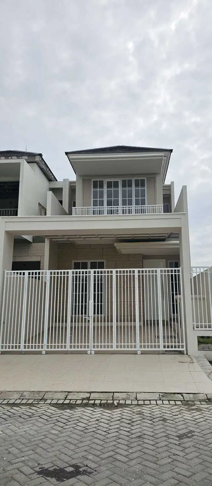 Murah SEWA Rumah Baru, Puri Galaxy-Jasmine,Semi Furnish,Surabaya Timur