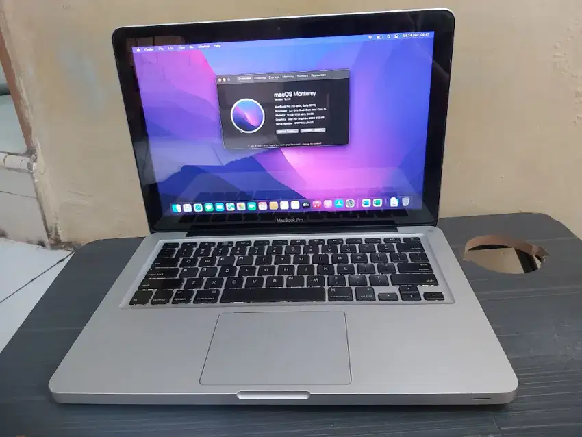 Bisa COD MacBook Pro 2011 jual santai