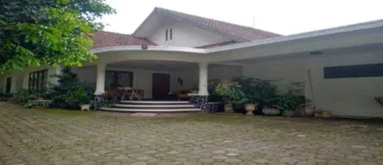 Rumah Vintage di Sayap Sukajadi Area Ramai dan 2 Arah