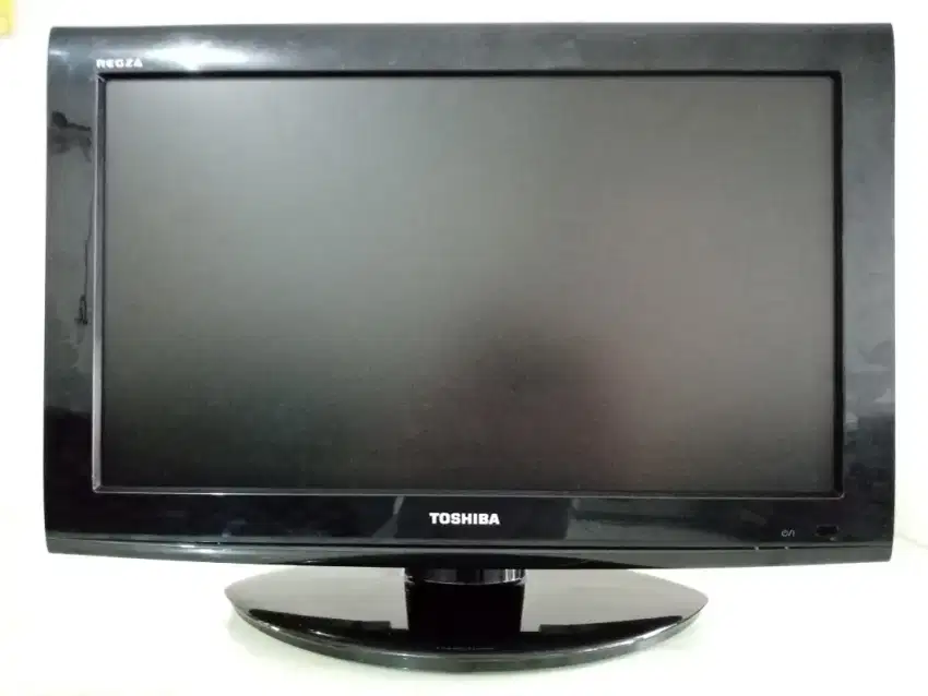 TV LCD Analog Toshiba Regza 22 inch, Kondisi Prima, Remote original