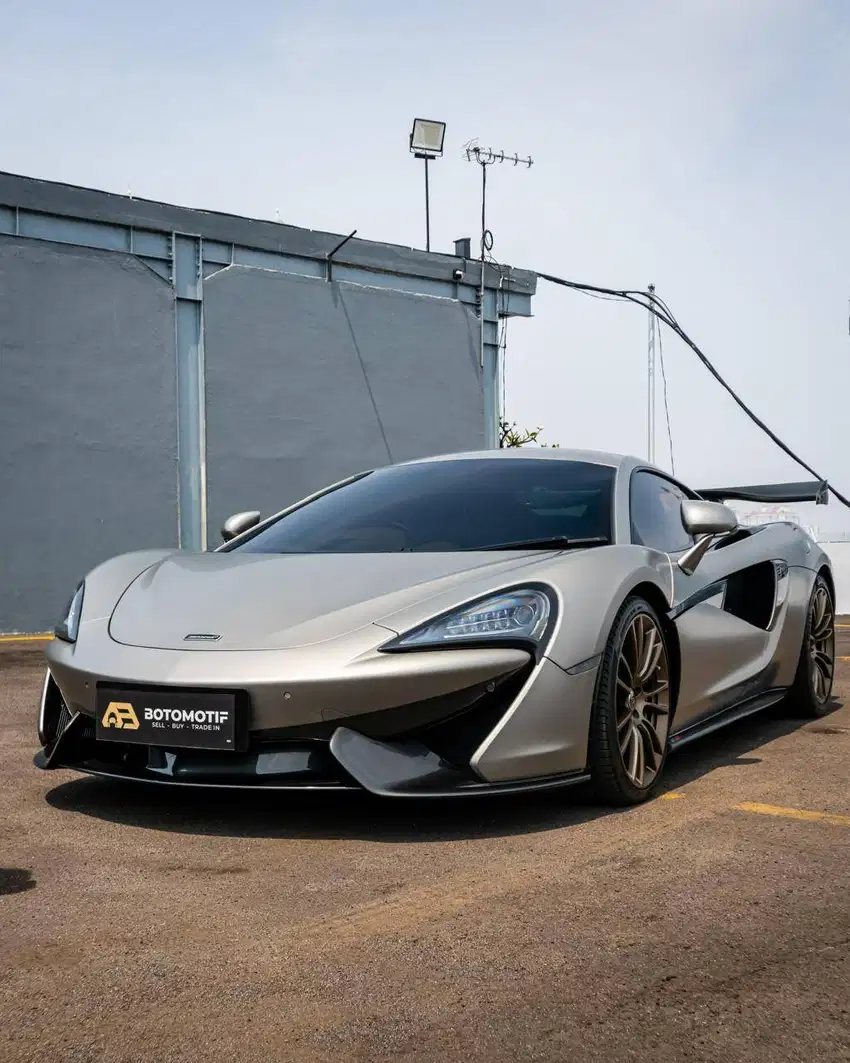 McLaren 570S Coupe 2016 Blade Silver Matte