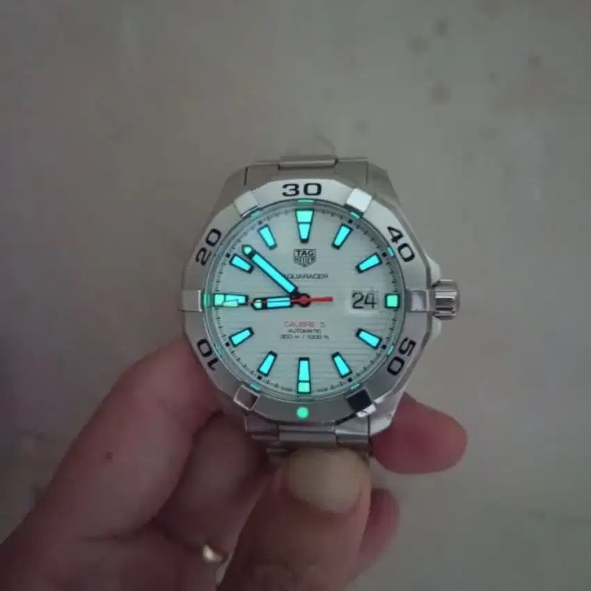 Rare..Tag Heuer aquaracer calibre 5 white dial automatic