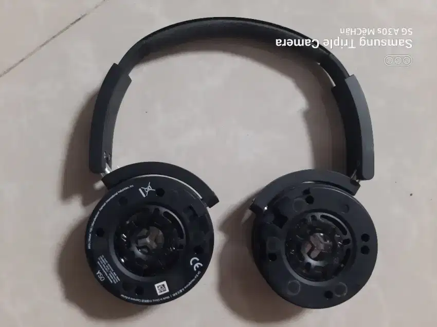 Headphone AKG Y50