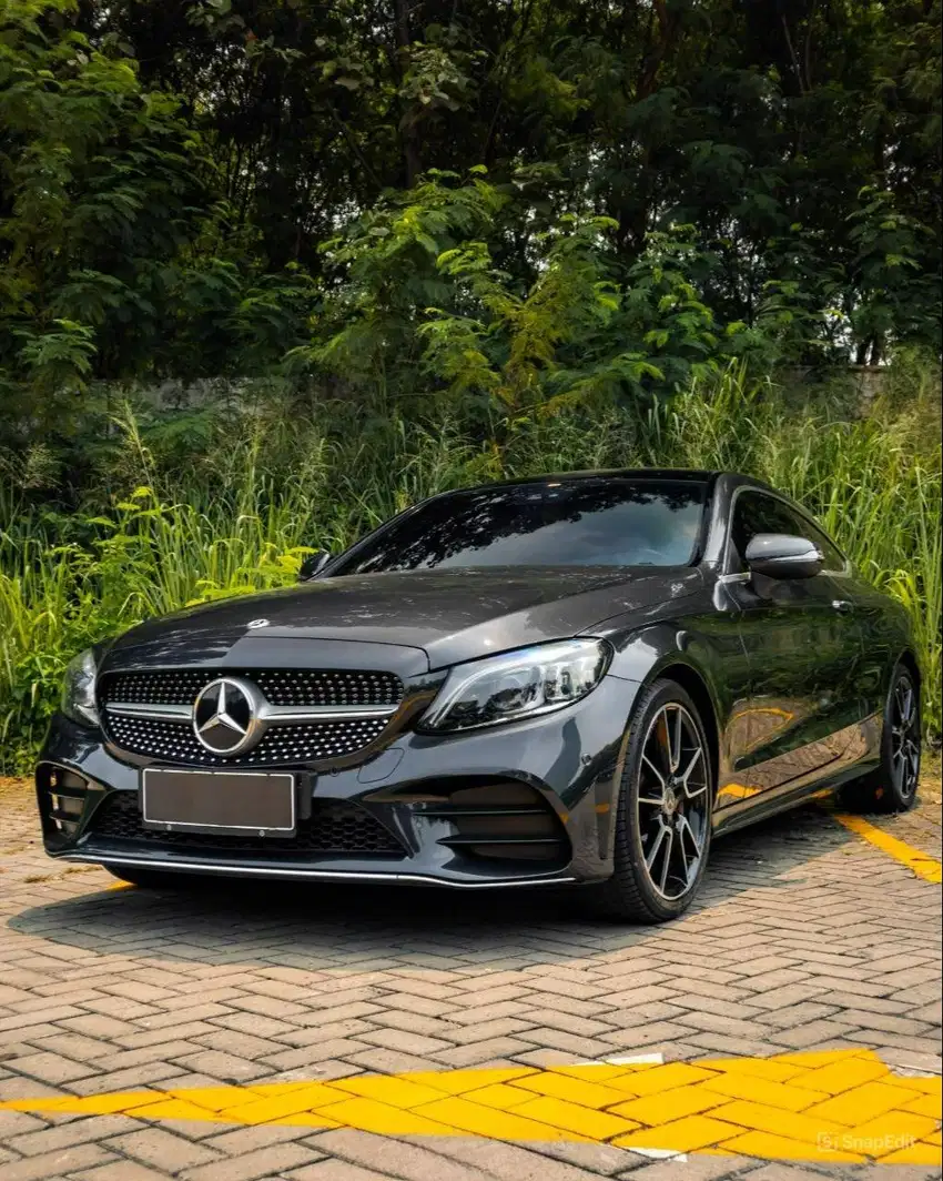 Mercedes-Benz C300 Coupe AMG Line 2019 Selenite Grey Metallic